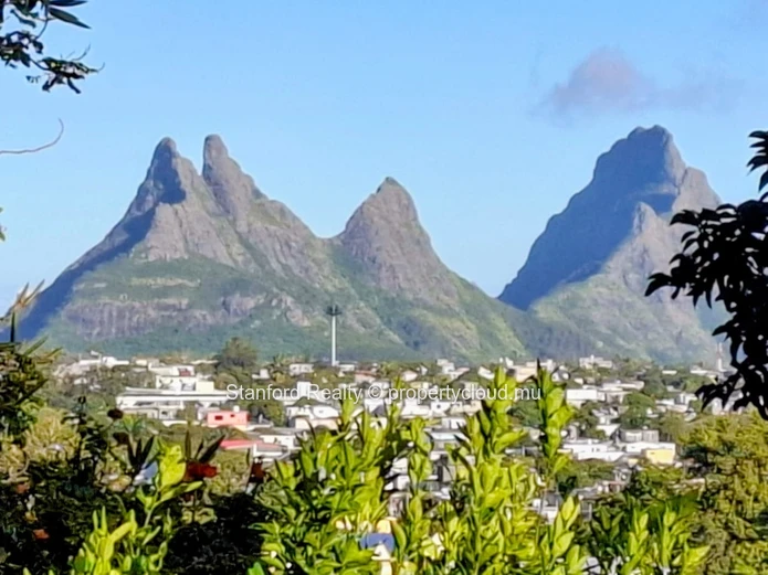 Villa à vendre - 5 chambres, vue sur la montagne, Floréal, centre de l’île Maurice