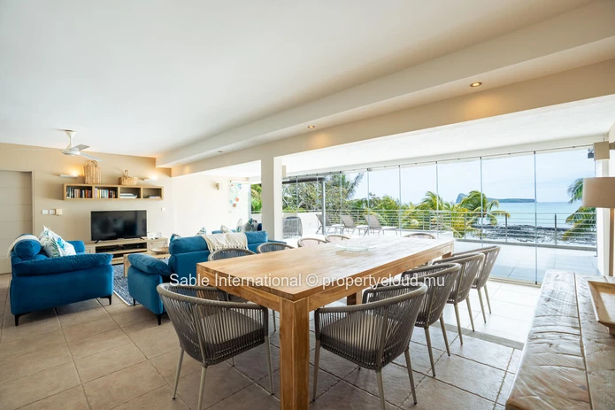 Luxury Beachfront Penthouse in Cap Malheureux with Sea Views and Communal Pool - Fully Furnished and Equipped 