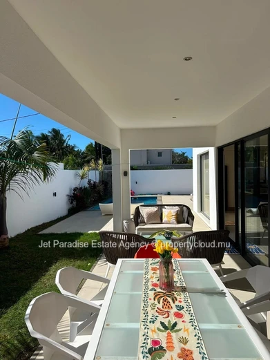 Modern Villa of 3 Bedrooms and pool