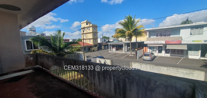 Terrain Résidentiel & Commercial 21 Perches à Vendre – Beau Séjour, Quatre-Bornes 