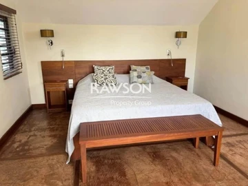 4 Bedroom Villa