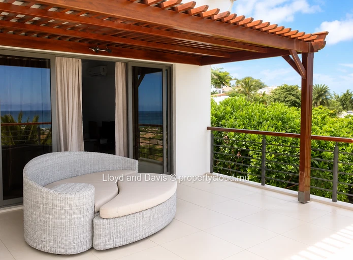 3-Bedroom Duplex with Sea and Mountain Views
