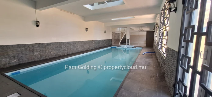 An Extraordinary Residence in the Heights of Candos (Sole Mandate)