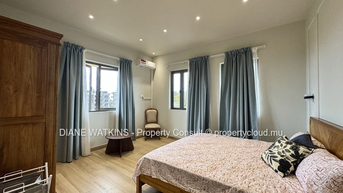 Contemporary 4-Bedroom House with Private Pool for Rent in Flic en Flac