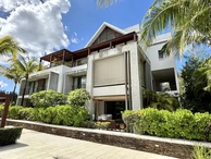 Gorgeous 3 bedroom ground floor apartment with its own private garden 