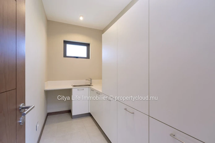 Luxury PDS Apartment with panoramic sea view for sale in Pointe aux Canonniers