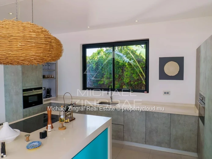 Exceptional Villa in Azuri – Luxury Living Between Golf, Marina and the Lagoon