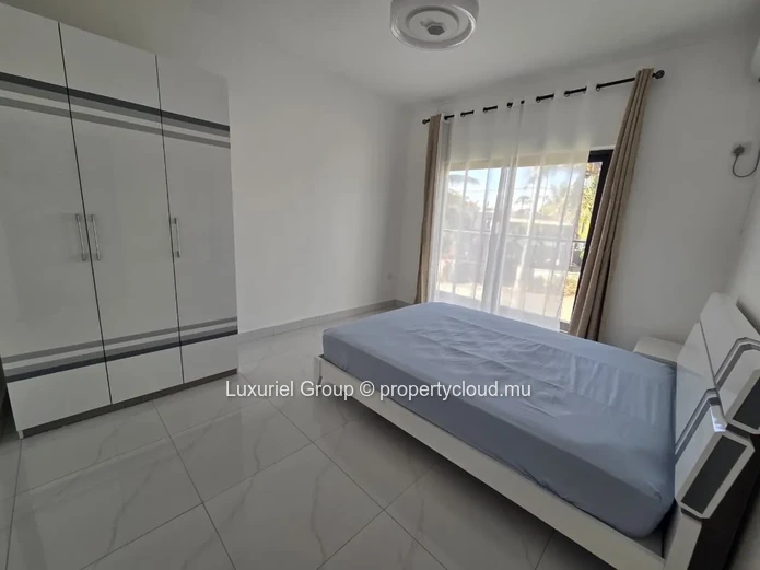 Modern and Spacious Duplexes for Rent in Pereybere