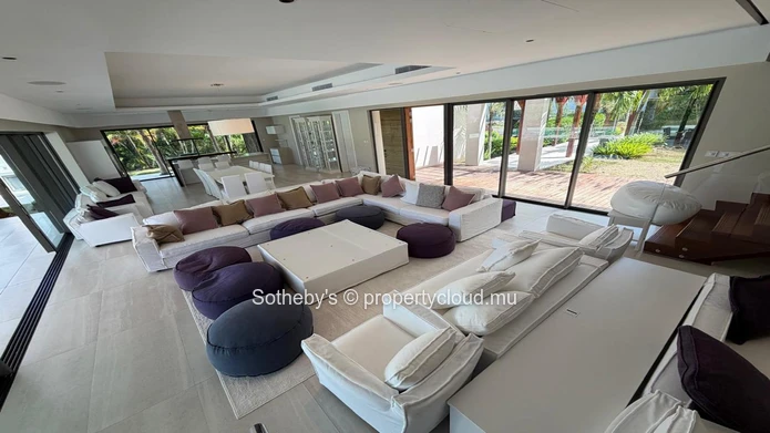 Villa White Light