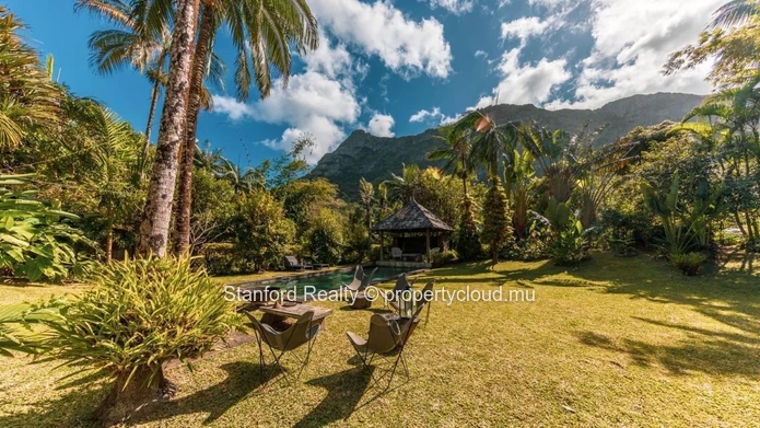 Private Luxury Estate for Sale - 5 Bedrooms, Moka
