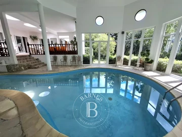6 Bedroom House