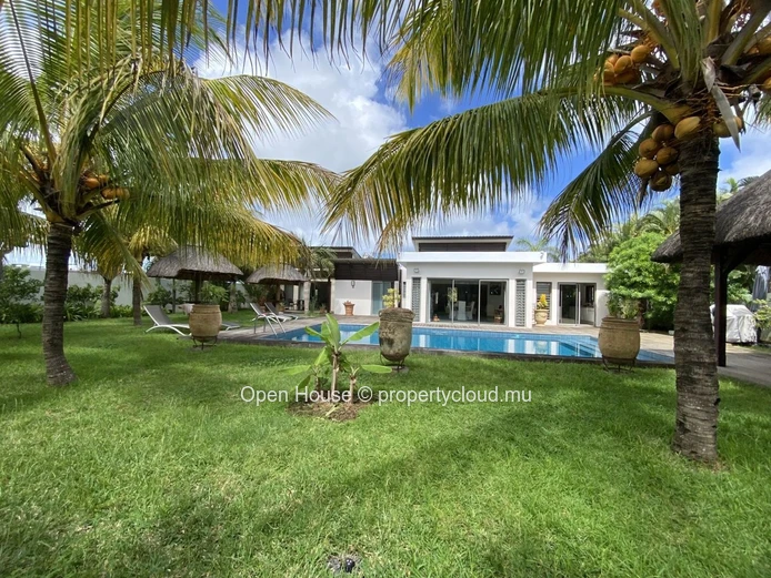 Modern villa in Grand Baie