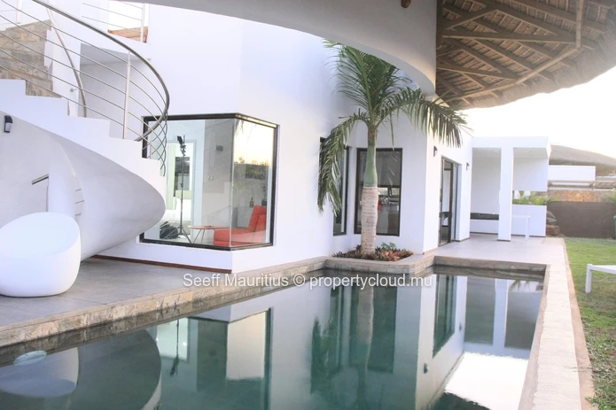 Villa d'Exception avec Roof-Top à Pointe aux Piments