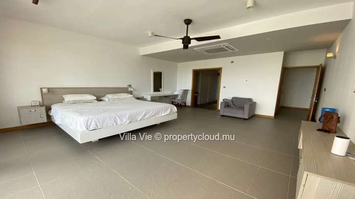 Poste Lafayette - Beachfront modern 3-bedroom ensuite duplex with swimming pool