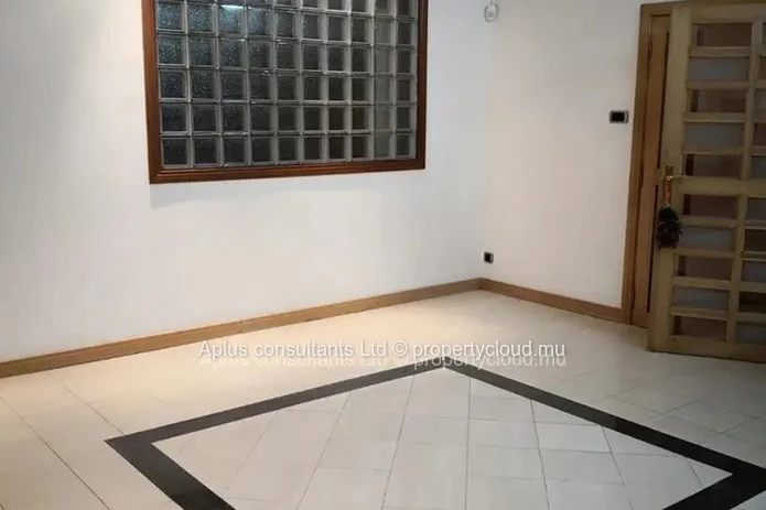 Magnifique maison de 4 chambres à vendre à Beau Bassin, au centre de Maurice