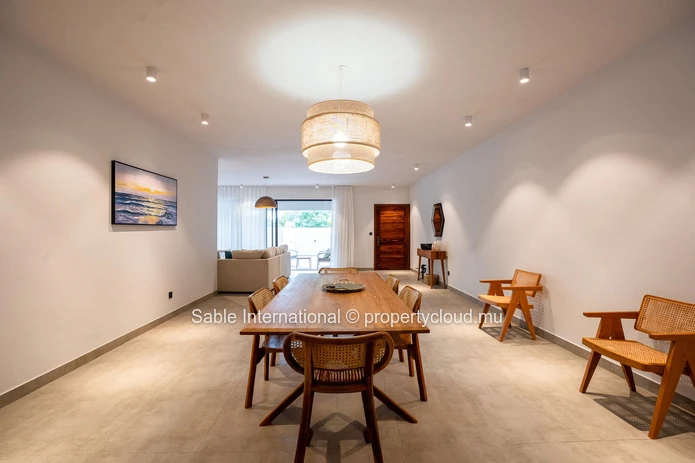 Appartement Tamarin, Rivière Noire - Black River, 180m², 3 chambres, piscine privée, meublé, proche commodités.