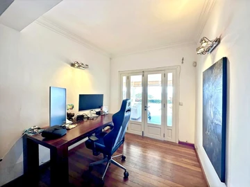 5 Bedroom Villa