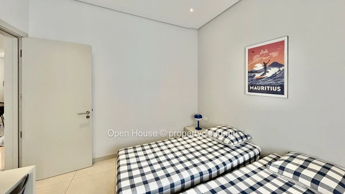 A vendre R+2  proche plage -bel appartement - piscine commune - rooftop avec vue mer -  Accessible aux étrangers - pr...