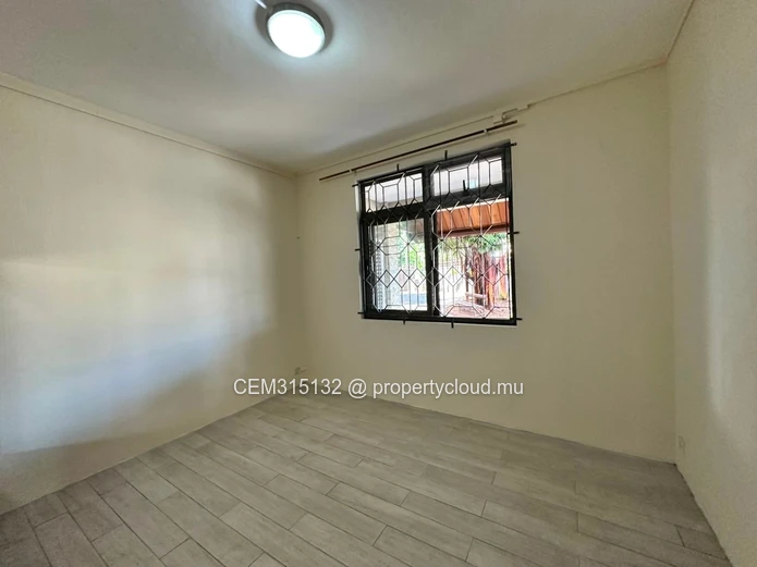 Semi-Furnished 3-Bedroom Ground Floor Apartment for Rent – Beau-Bassin