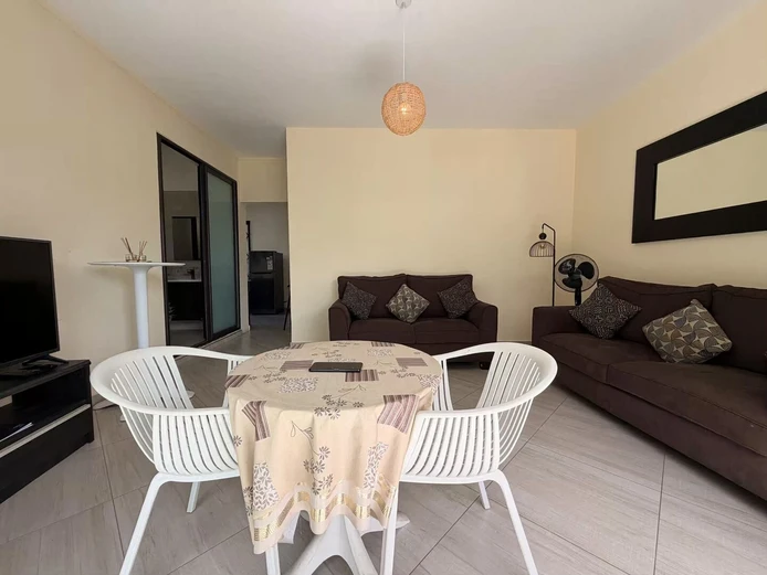 Studio 1 chambre à louer – Grand Baie, à proximité immédiate de Super U