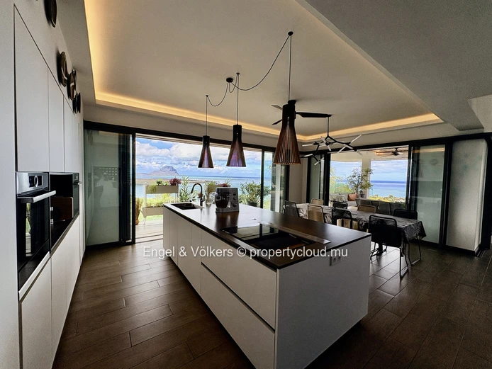 FOR SALE - Exceptional Private Villa with Uninterrupted Panoramic Views in Black River