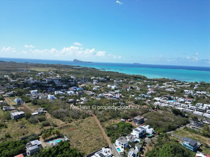 Prime Corner Plot of 1,055 m² for Sale Next to Intermart Calodyne