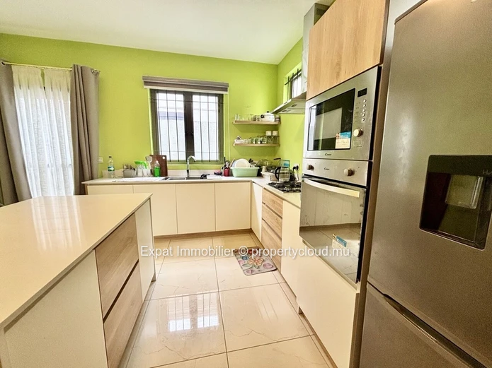 4-Bedroom Villa With Multi-Purpose Spaces And A Swimming Pool – Mont Choisy