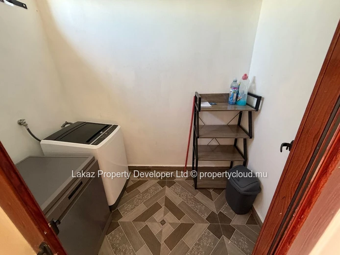 Maison meublée 4 chambres avec piscine à louer à Calodyne