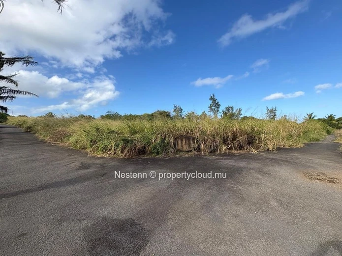Prime Residential Land for Sale – 422.1m² in Le Bouchon