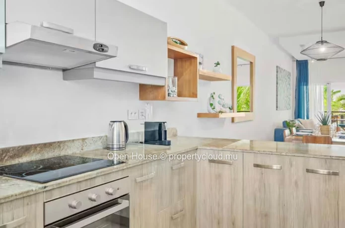 Appartement meublé entièrement équipé 2 chambres avec petite piscine privée à Bain Boeuf.