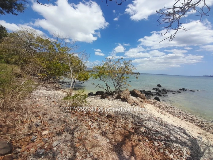 3 Arpents + 50 perches Beachfront Land For Sale – Balaclava