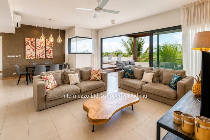 Penthouse IRS vue golf à Mont Choisy – 3 chambres en suite | Dernier étage | Île Maurice