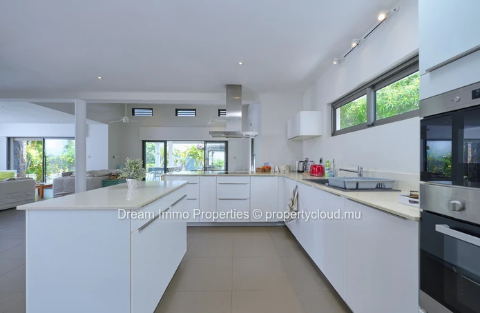 Splendid 3-Bedroom Villa Close To The Beach In Grand Baie – Mauritius