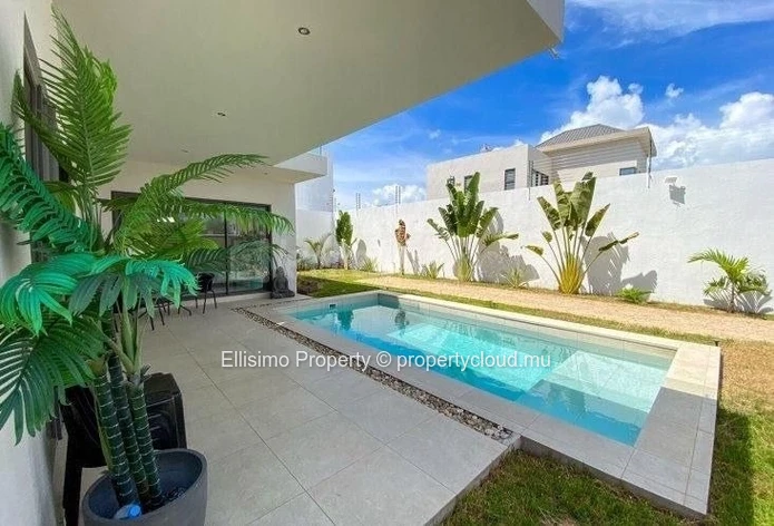 Modern Villa For Rent – Péreybère