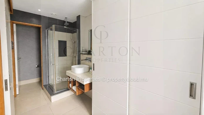 Appartement de 2 chambres au bord de la marina avec ponton privé