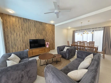 4 Bedroom Townhouse, Duplex