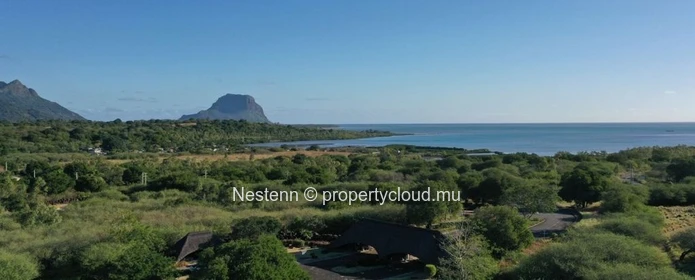Terrain résidentiel dans un domaine privé et sécurisé d'environ 50 perches