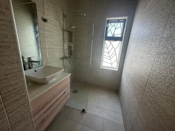 6 Bedroom Villa