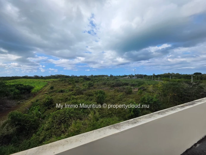 Recent 6-Bedroom Villa with Swimming Pool – Pointe aux Lascars