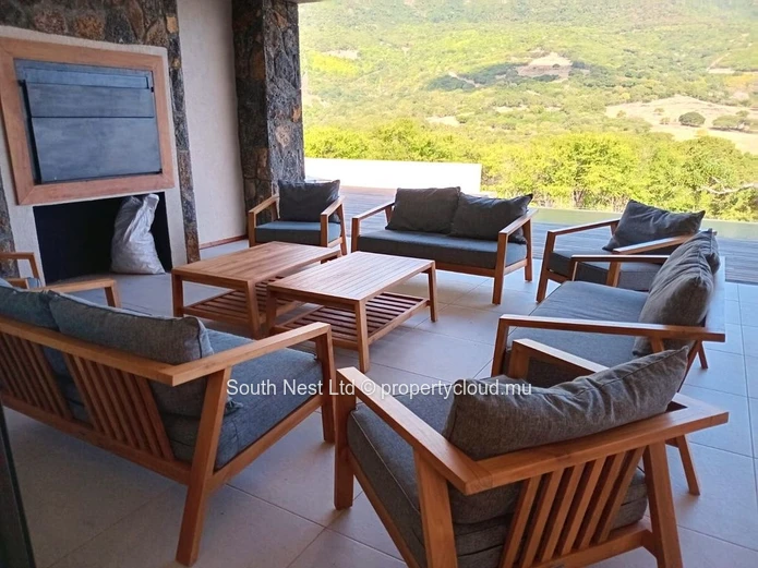 Villa contemporaine de luxe avec vue panoramique sur Le Morne – Rivière Noire