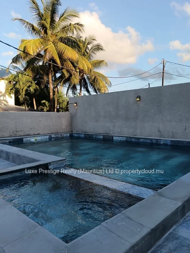 Villa 4 chambres avec piscine privée à Bain Boeuf | Location long terme | Rs 90,000
