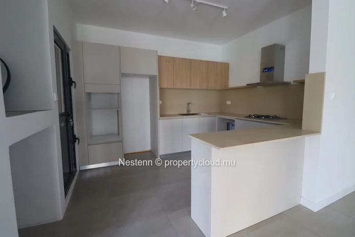 Modern 3-bedroom penthouse in residence