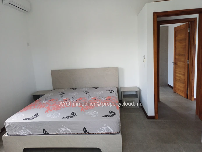 Cute 5 bedrooms house with pool in Pereybere