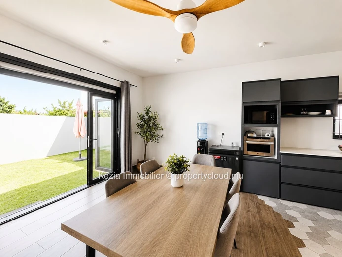 Contemporary Villa Ideally Located