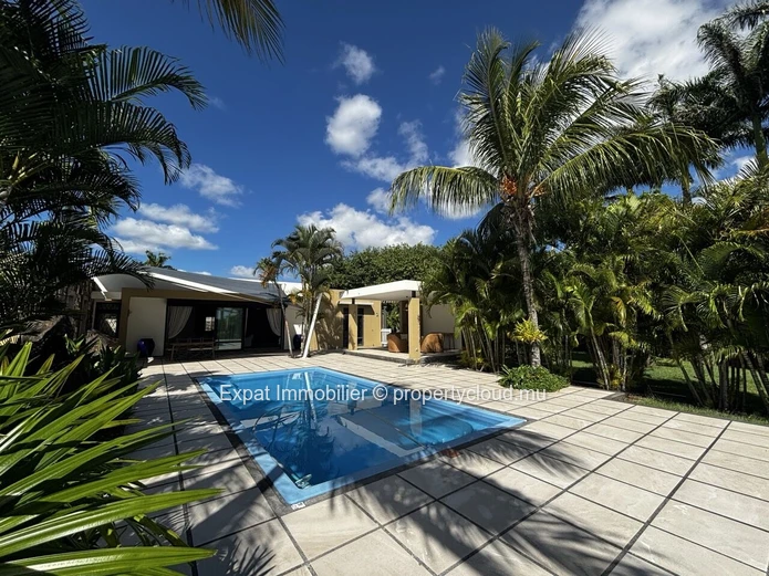 Spectacular 400 M² Villa Set In 6,000 M² Of Landscaped Gardens – Daruty Forest