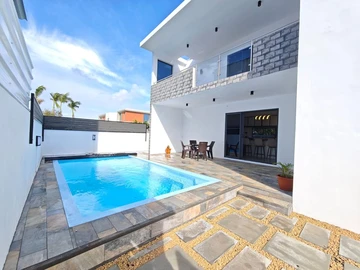 4 Bedroom Villa