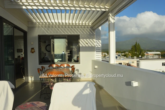Beau Penthouse à deux pas de la plage de la Preneuse.