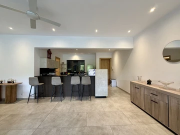 4 Bedroom Apartment
