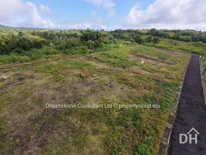Residential Land for Sale in Curepipe - Sesiemne mille