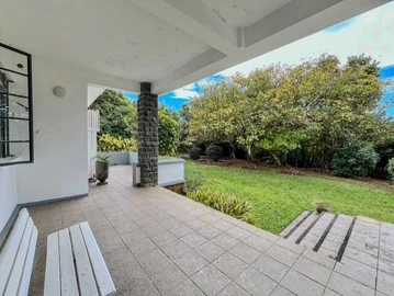 6 Bedroom House